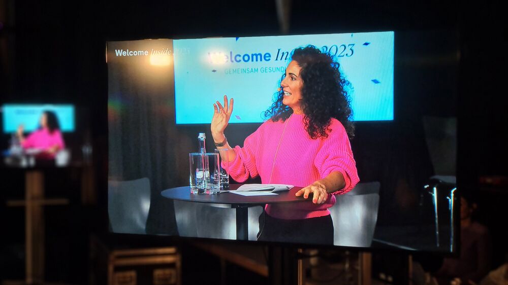 Moderation eines Streaming-Events eines Pharmaunternehmens