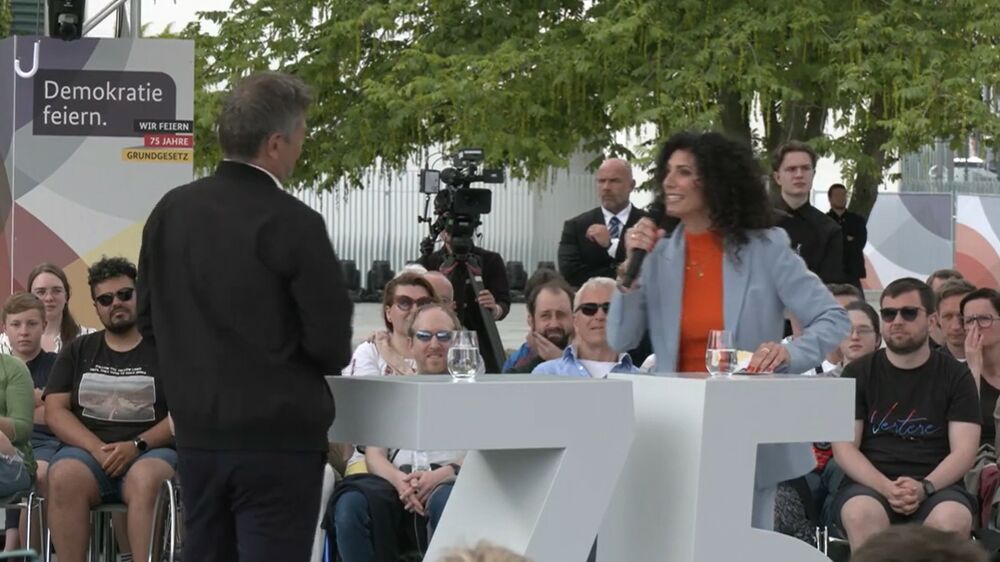 Evren beim Demokratiefest in Berlin